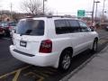 Super White - Highlander 4WD Photo No. 6