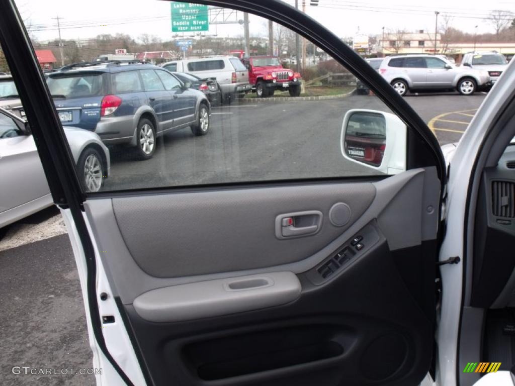 2005 Highlander 4WD - Super White / Gray photo #11