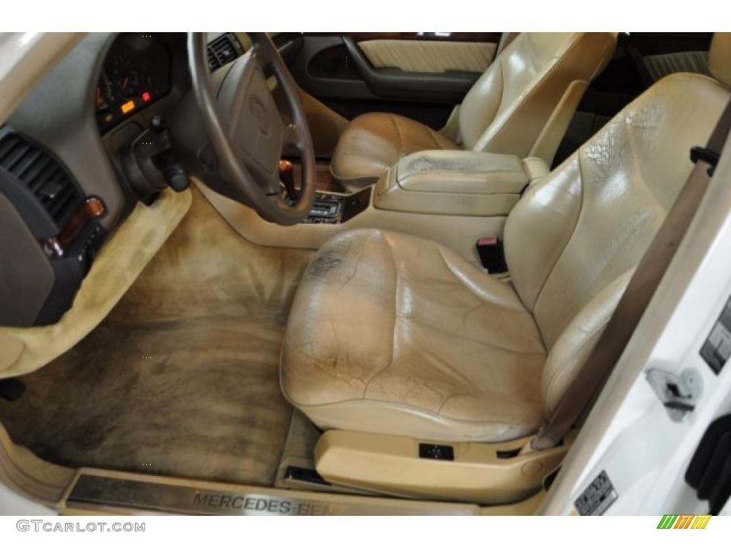 Beige Interior 1995 Mercedes-Benz S 420 Sedan Photo #47593360