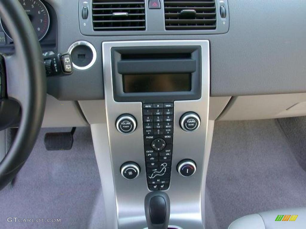2009 Volvo V50 2.4i Controls Photo #47595178