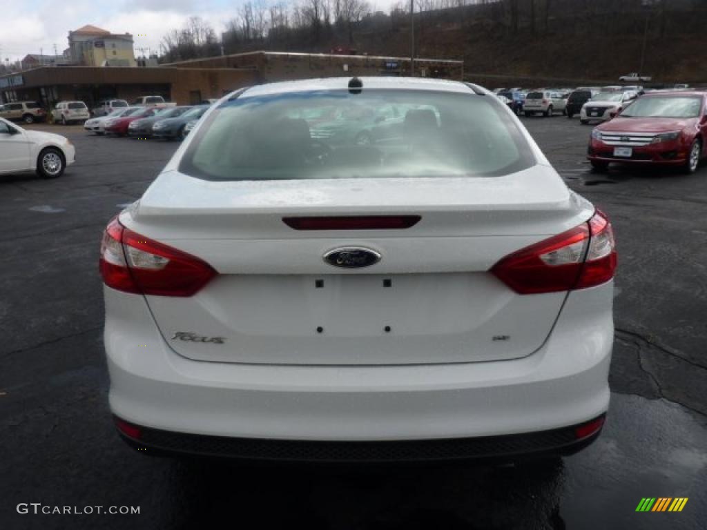 2012 Focus SE Sedan - Oxford White / Charcoal Black photo #3