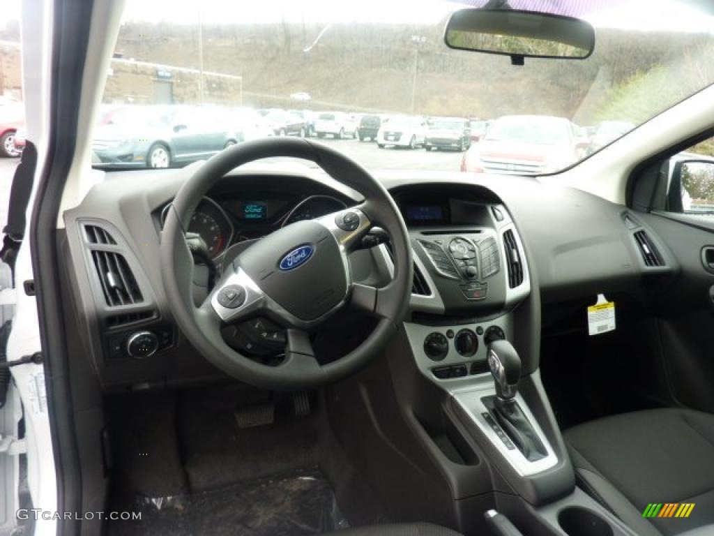 2012 Ford Focus SE Sedan Charcoal Black Dashboard Photo #47596468