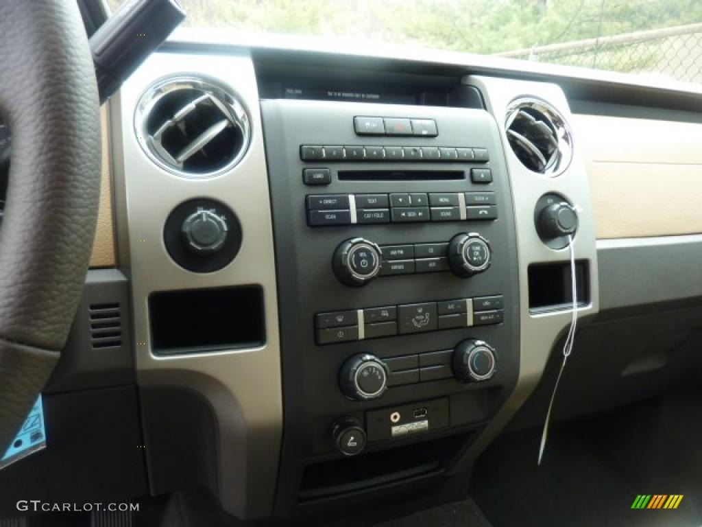 2011 Ford F150 XLT SuperCab 4x4 Controls Photo #47596964