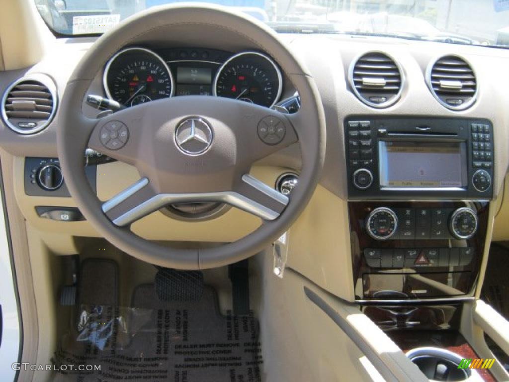 2011 Mercedes-Benz ML 350 BlueTEC 4Matic Cashmere Dashboard Photo #47598284