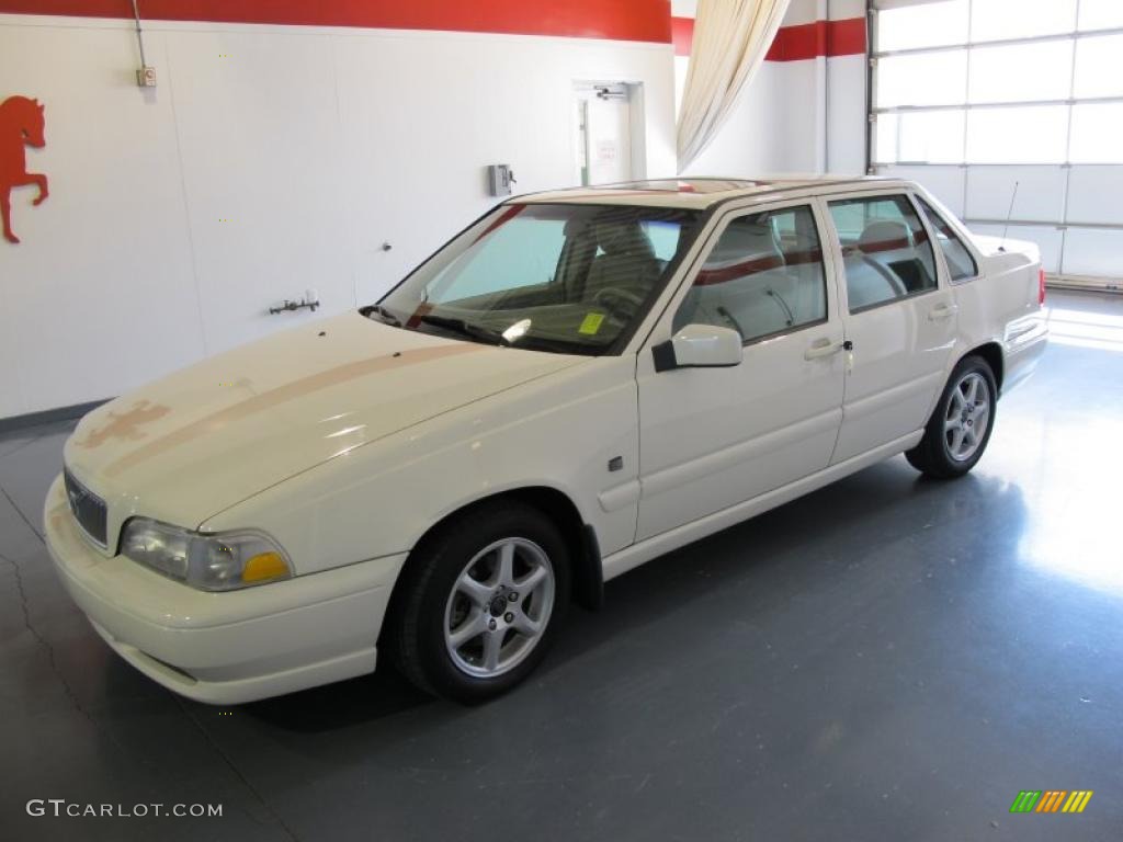 2000 S70  - White / Light Beige photo #1