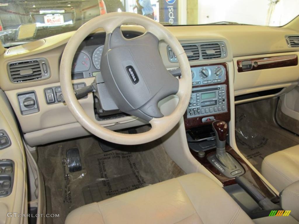 2000 S70  - White / Light Beige photo #11