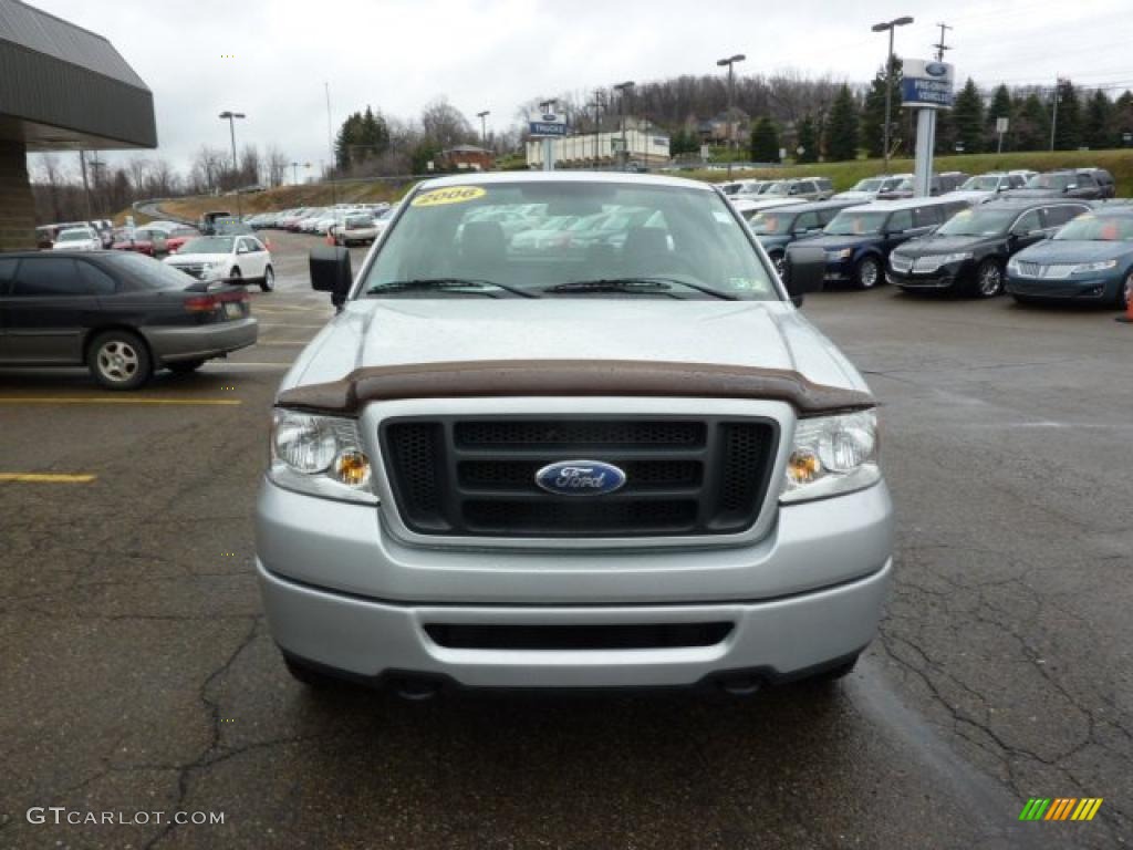 2006 F150 STX SuperCab 4x4 - Silver Metallic / Medium/Dark Flint photo #7