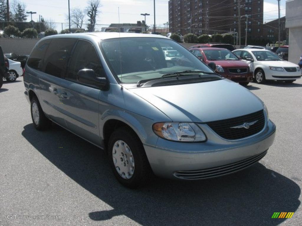 2003 Town & Country LX - Butane Blue Pearl / Gray photo #4