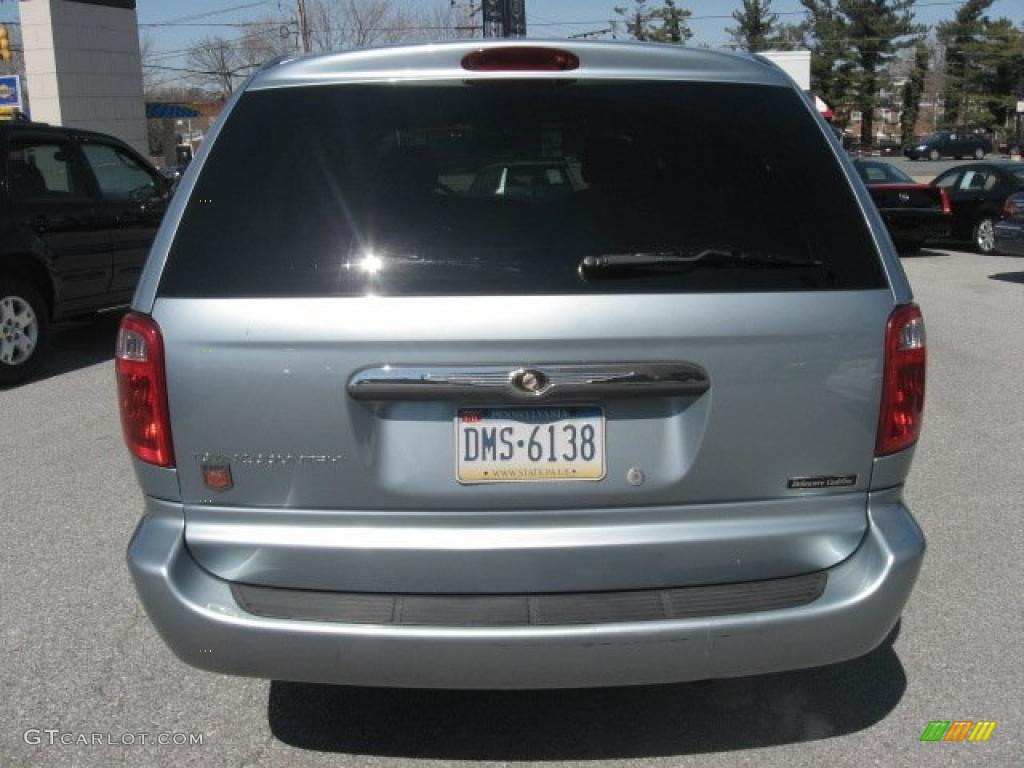 2003 Town & Country LX - Butane Blue Pearl / Gray photo #7