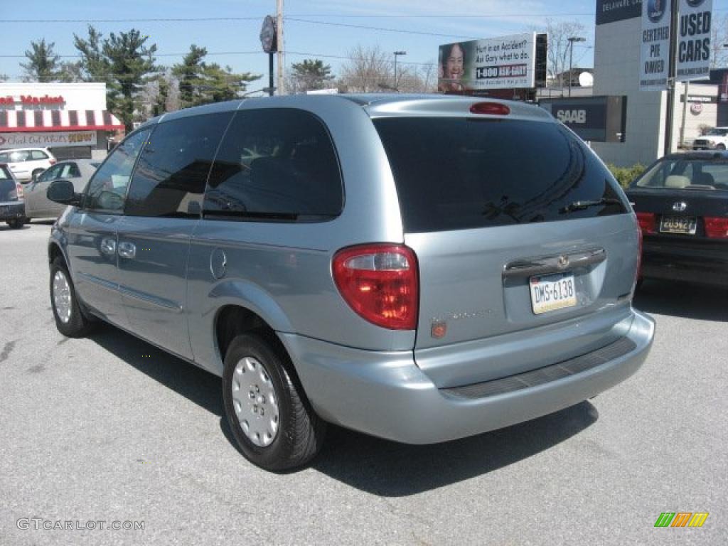 2003 Town & Country LX - Butane Blue Pearl / Gray photo #10