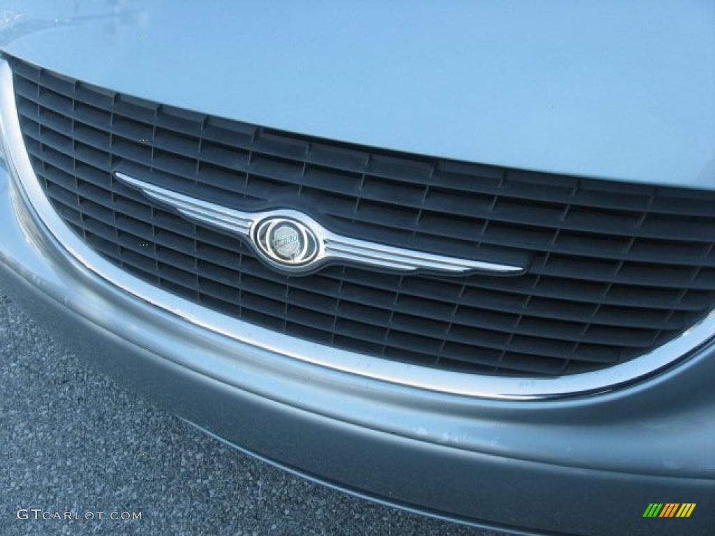 2003 Town & Country LX - Butane Blue Pearl / Gray photo #44