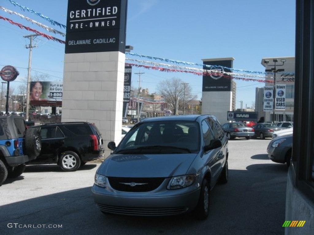 2003 Town & Country LX - Butane Blue Pearl / Gray photo #45