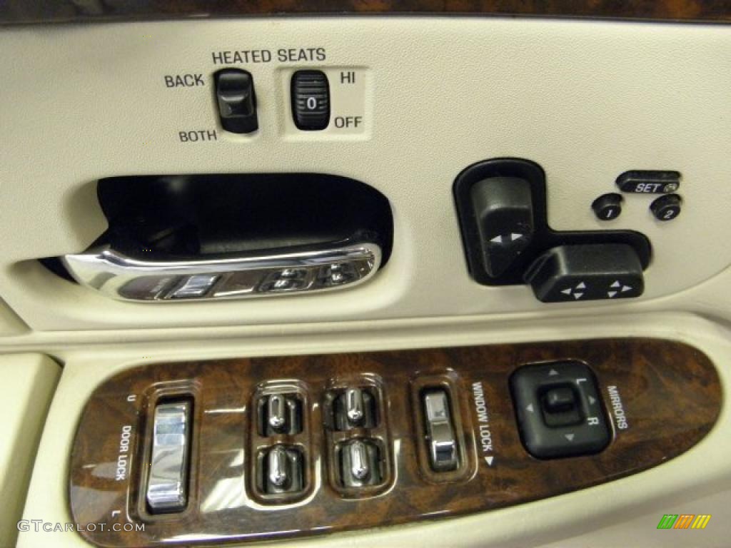 2001 Lincoln Town Car Signature Controls Photo #47608505
