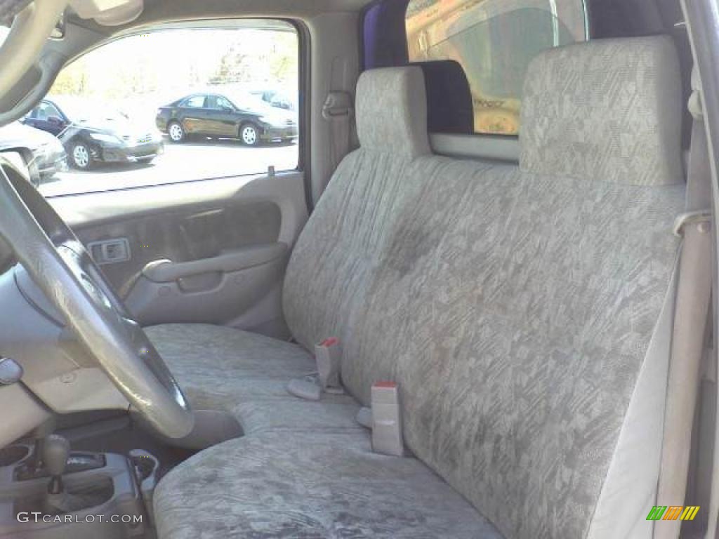 Gray Interior 2002 Toyota Tacoma Regular Cab 4x4 Photo #47609783