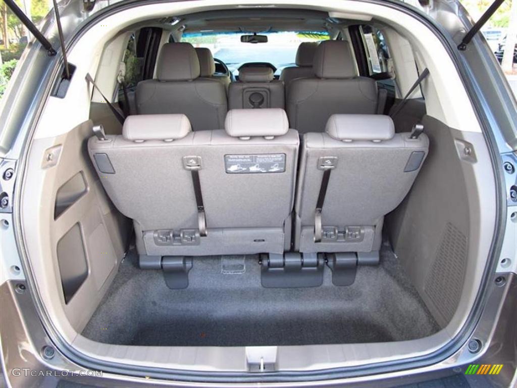 2011 Honda Odyssey EX-L Trunk Photo #47610623