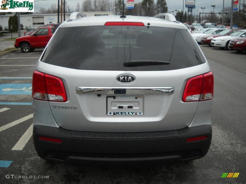 2011 Sorento LX V6 AWD - Bright Silver / Black photo #4