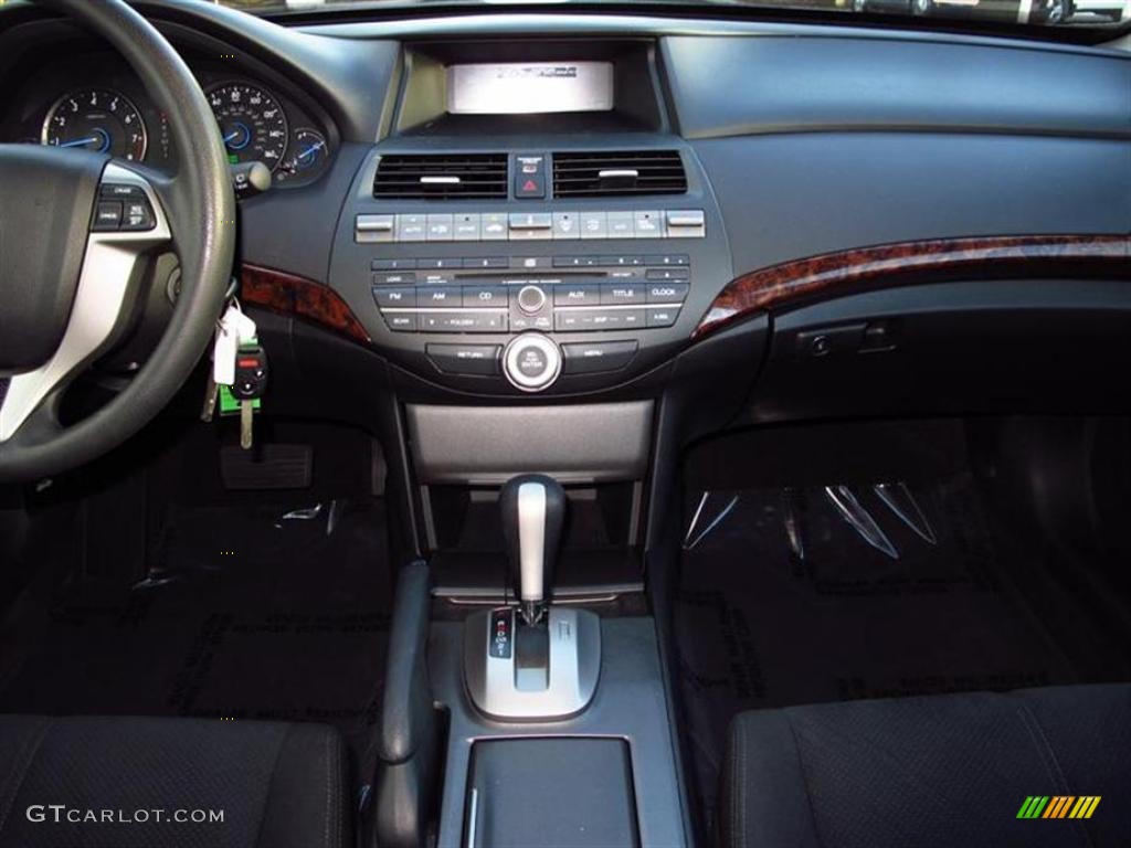 2010 Honda Accord Crosstour EX Controls Photo #47612303