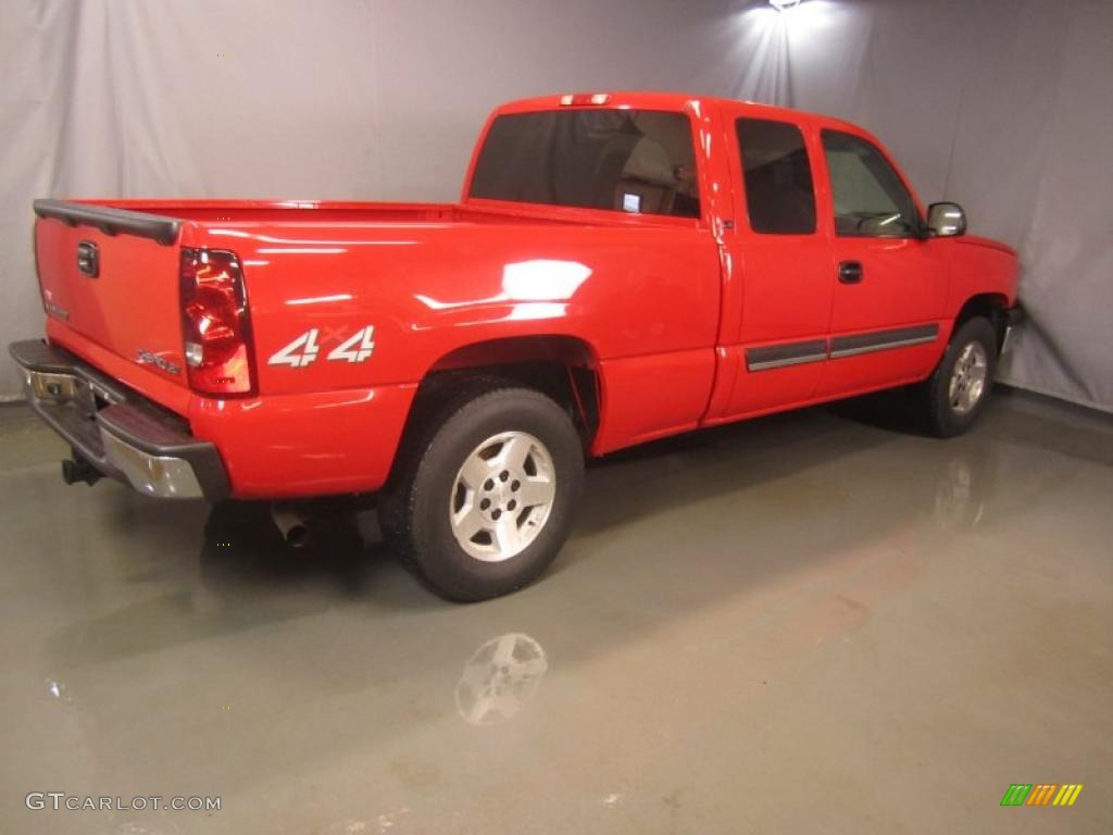 2005 Silverado 1500 LS Extended Cab 4x4 - Victory Red / Medium Gray photo #9