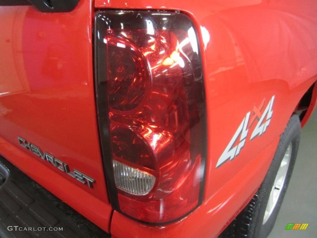 2005 Silverado 1500 LS Extended Cab 4x4 - Victory Red / Medium Gray photo #12
