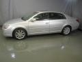 Titanium Metallic - Avalon XLS Photo No. 3