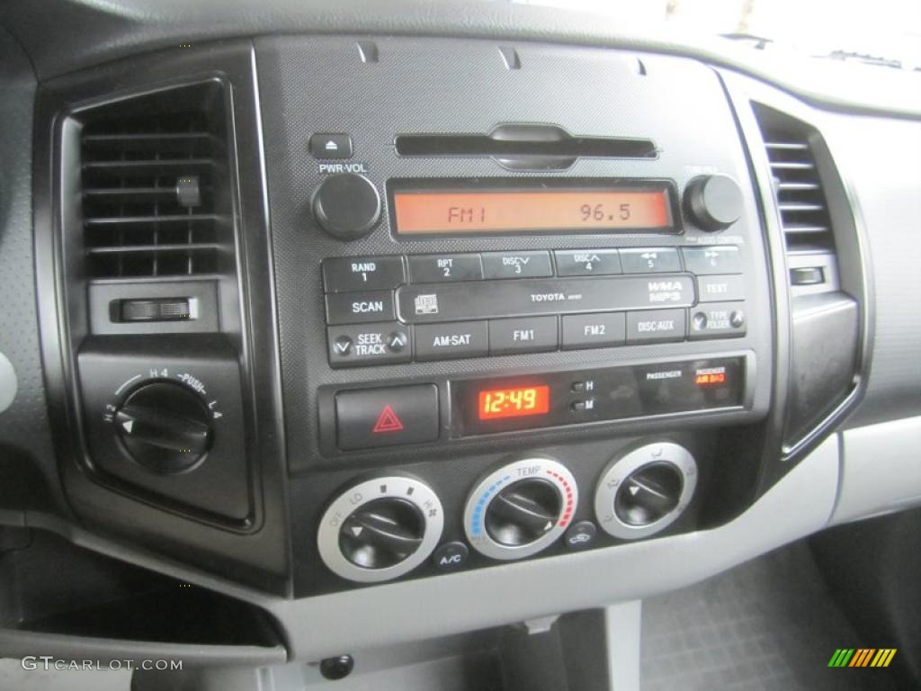 2009 Toyota Tacoma V6 Double Cab 4x4 Controls Photo #47615732