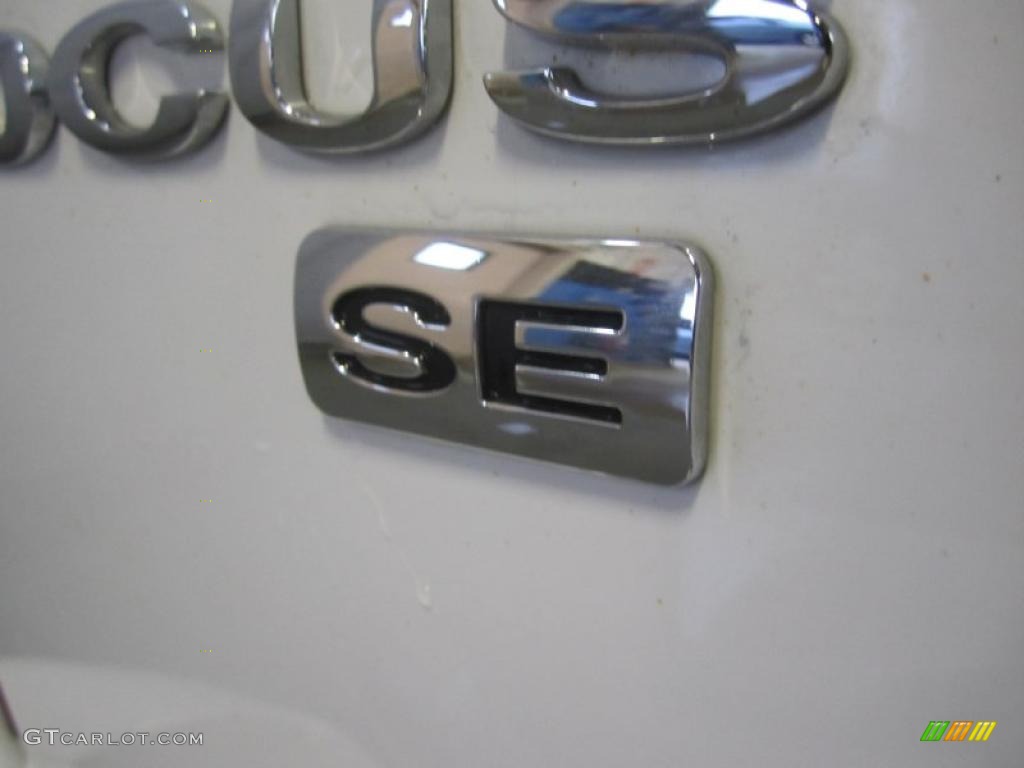 2007 Ford Focus ZXW SE Wagon Marks and Logos Photo #47617193