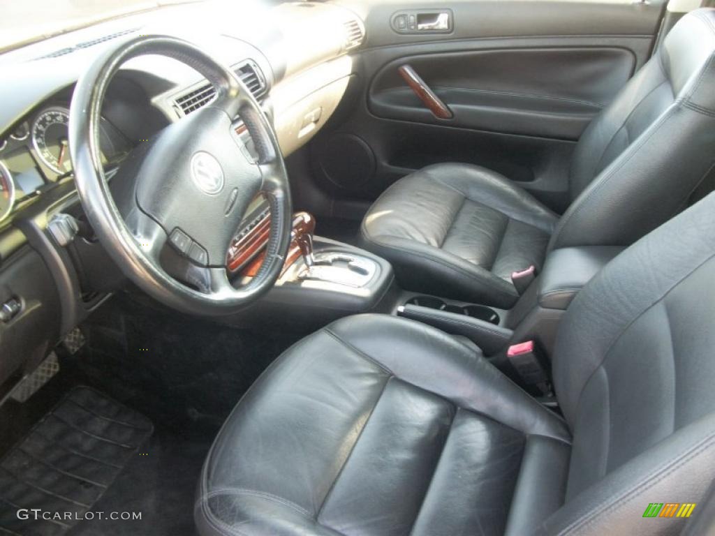 Anthracite Interior 2004 Volkswagen Passat GLX Sedan Photo #47619308