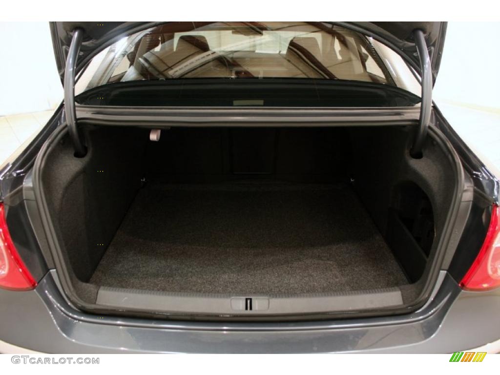 2011 Volkswagen CC Sport Trunk Photo #47619413