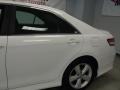 Super White - Camry SE Photo No. 8