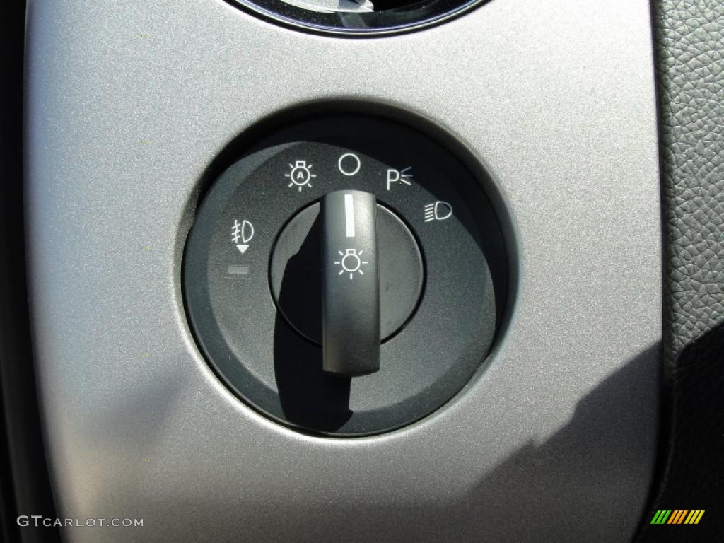 2011 Ford Expedition Limited Controls Photo #47622383