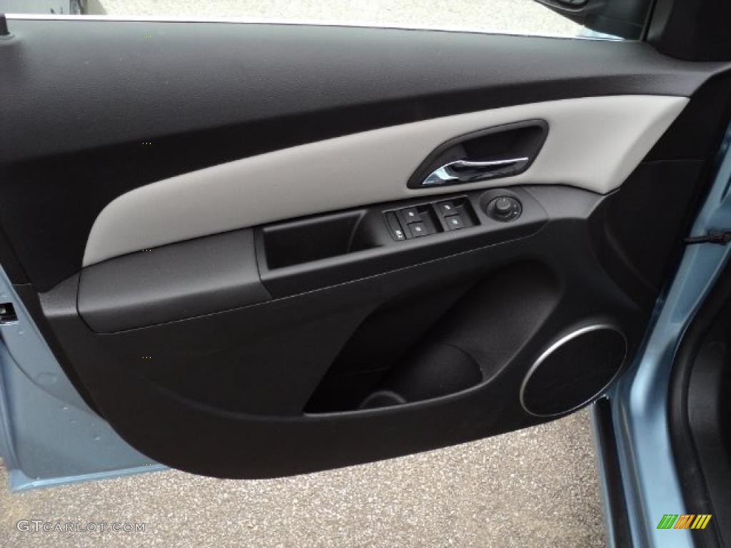 2011 Chevrolet Cruze ECO Medium Titanium Door Panel Photo #47623367
