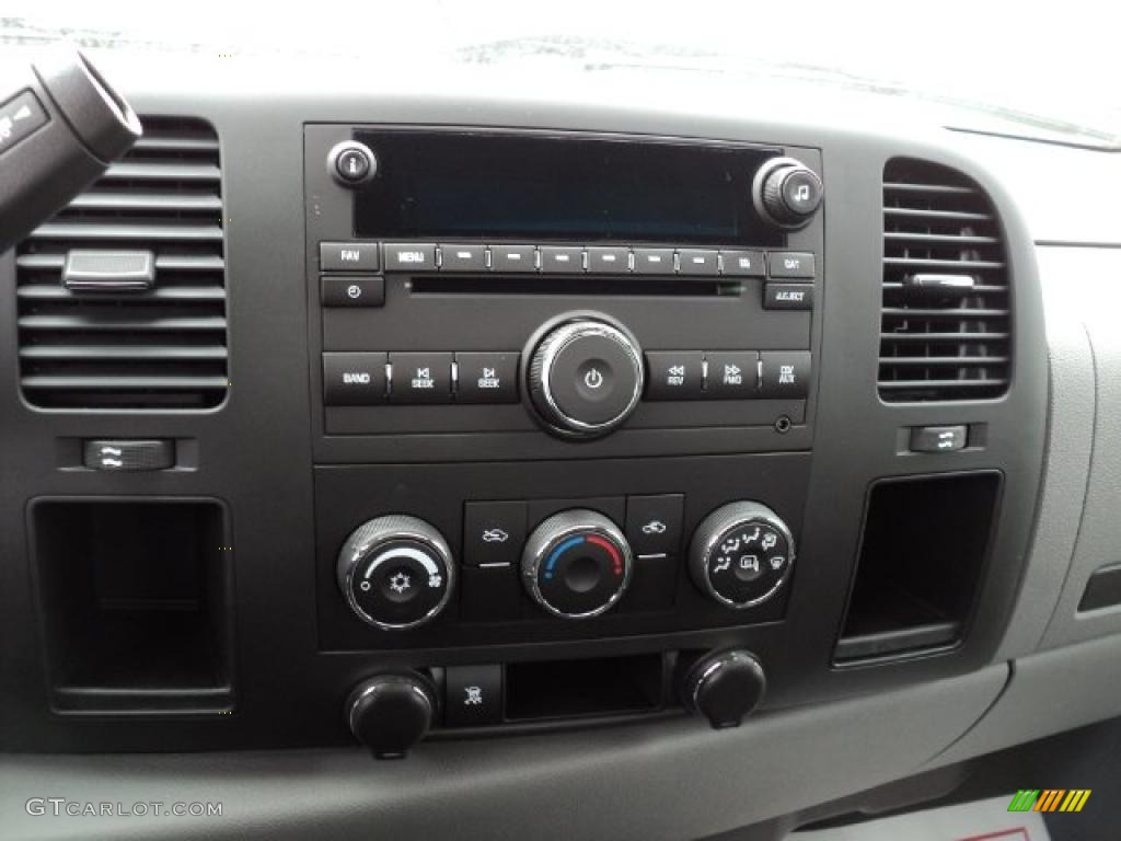 2011 Chevrolet Silverado 2500HD Regular Cab 4x4 Controls Photo #47624798