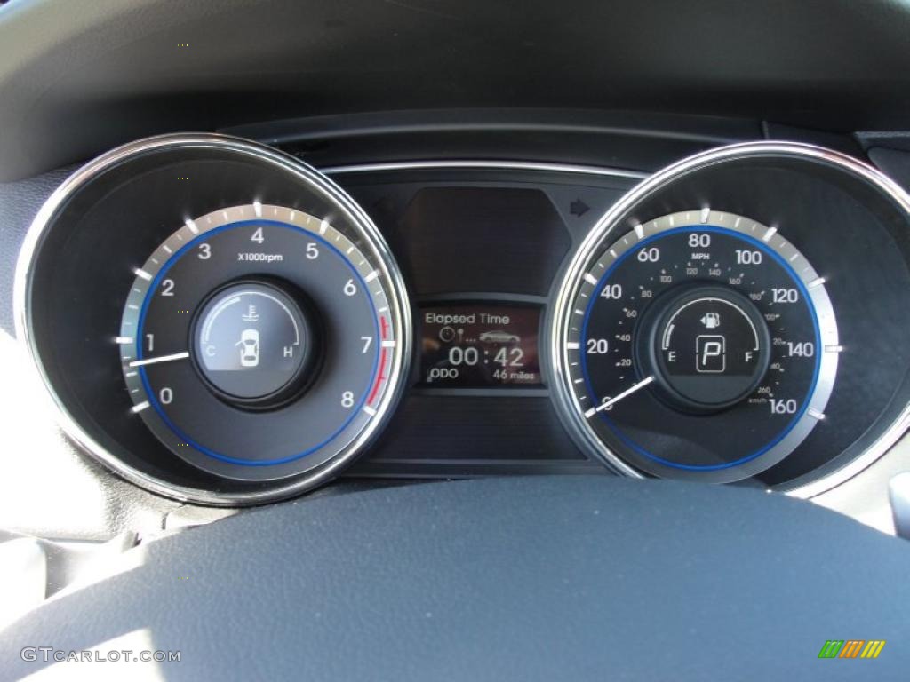 2011 Hyundai Sonata SE Gauges Photo #47624825