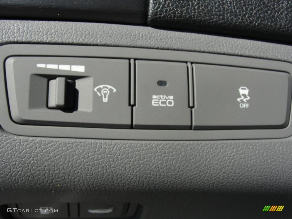 2011 Hyundai Sonata SE Controls Photo #47624837