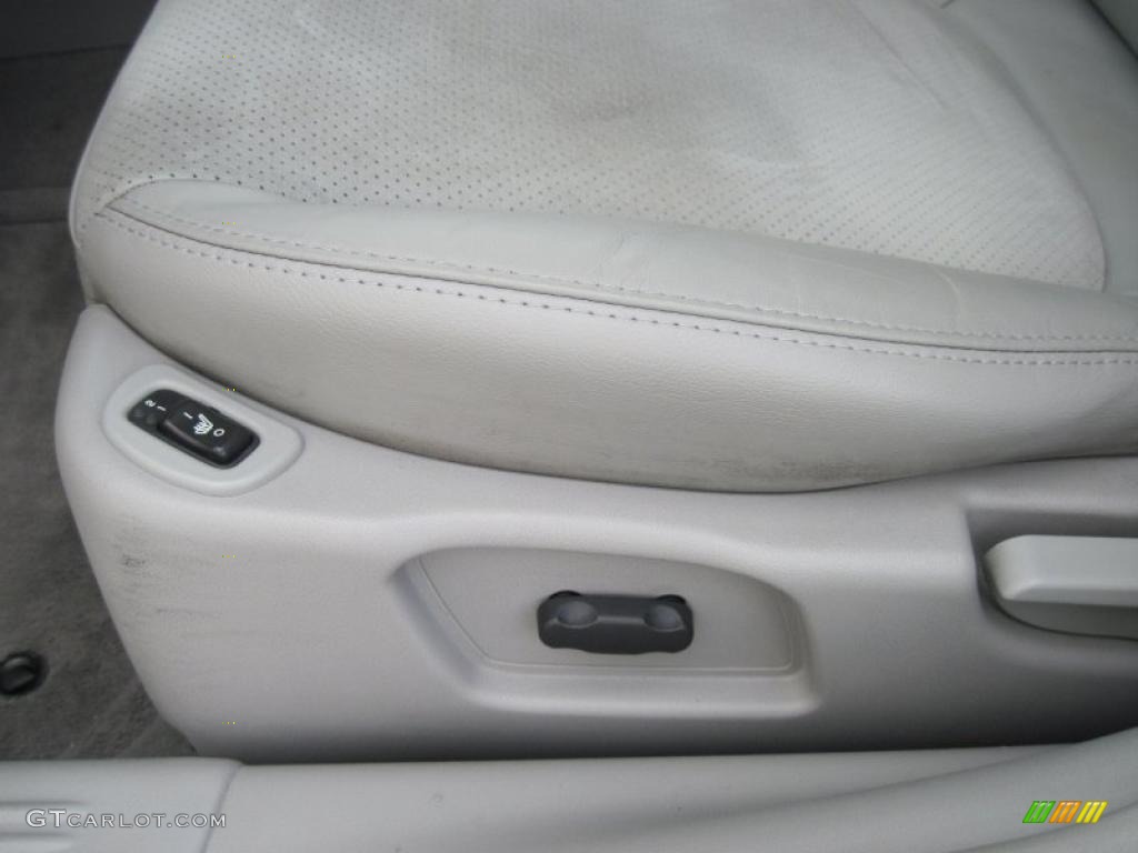 2005 Malibu LT V6 Sedan - White / Gray photo #11