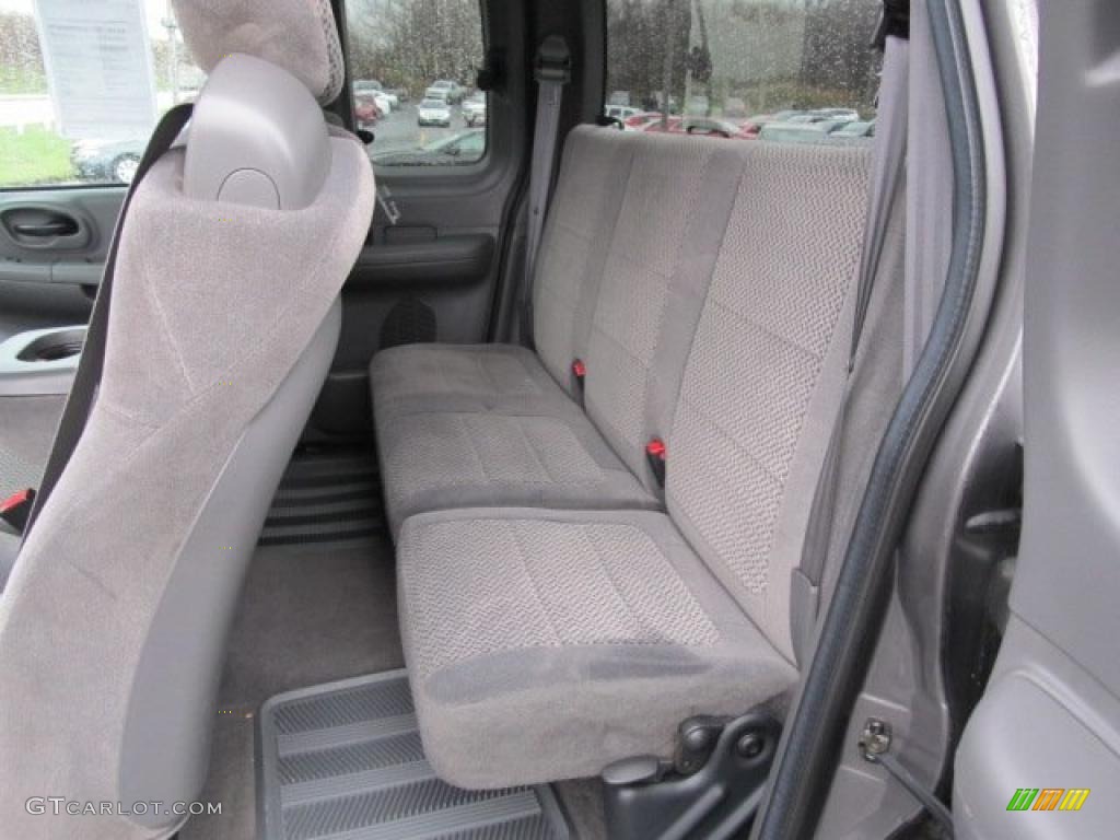 Medium Graphite Interior 2002 Ford F150 XL SuperCab 4x4 Photo #47626172