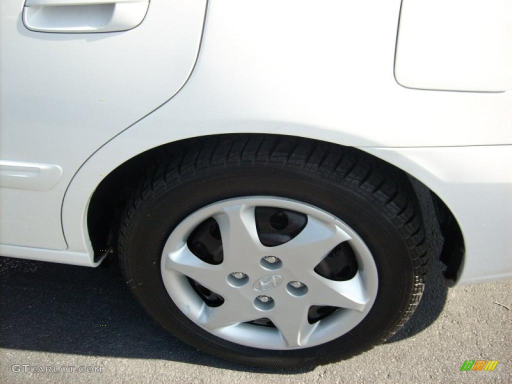 2004 Elantra GLS Sedan - Nordic White / Gray photo #5