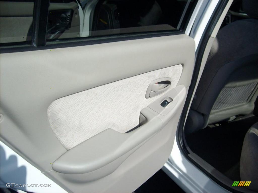 2004 Elantra GLS Sedan - Nordic White / Gray photo #13