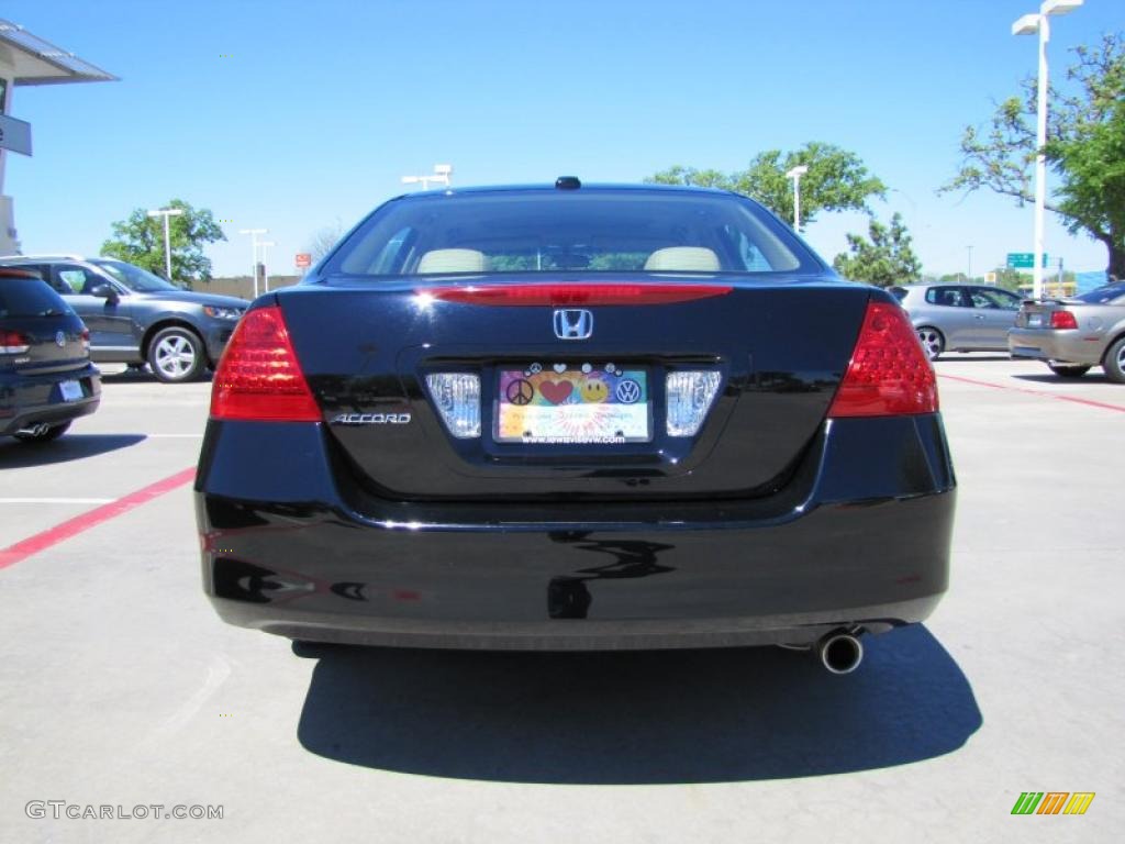 2006 Accord EX-L Sedan - Nighthawk Black Pearl / Ivory photo #4