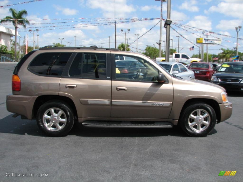 2002 Envoy SLT - Sandalwood Metallic / Light Oak photo #13