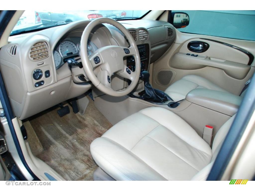 Light Cashmere Interior 2004 Buick Rainier CXL Photo #47633015
