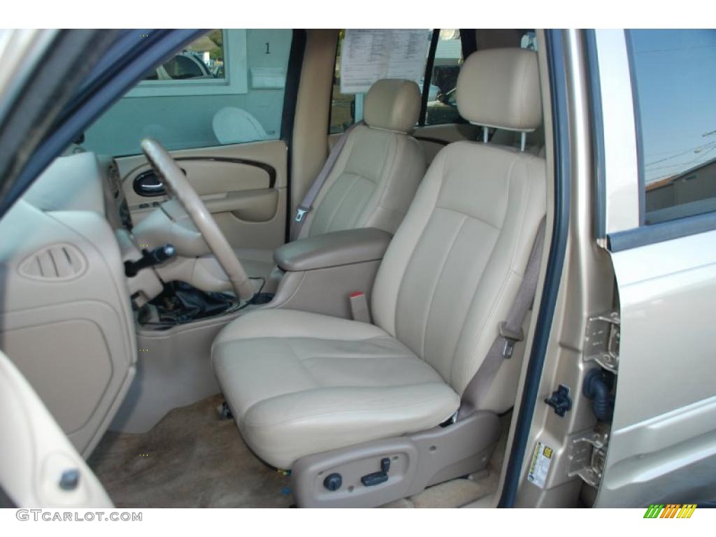 Light Cashmere Interior 2004 Buick Rainier CXL Photo #47633054