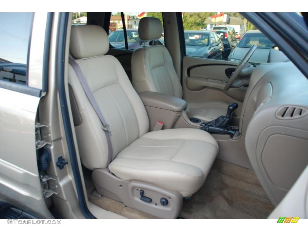 Light Cashmere Interior 2004 Buick Rainier CXL Photo #47633102
