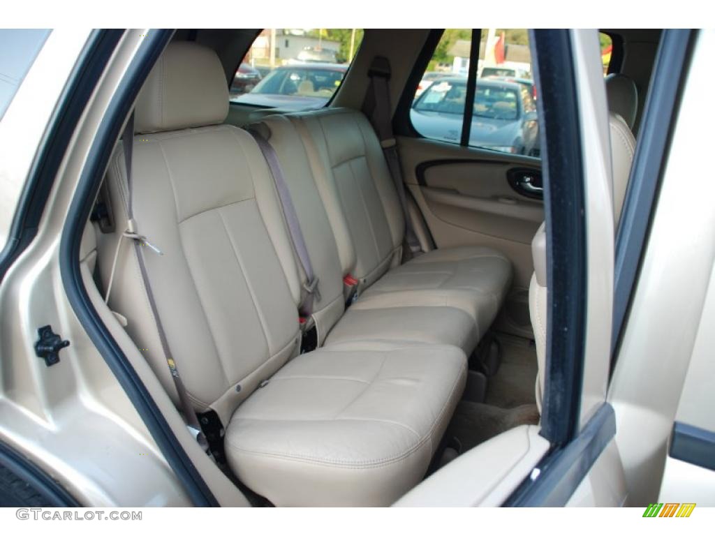 Light Cashmere Interior 2004 Buick Rainier CXL Photo #47633129