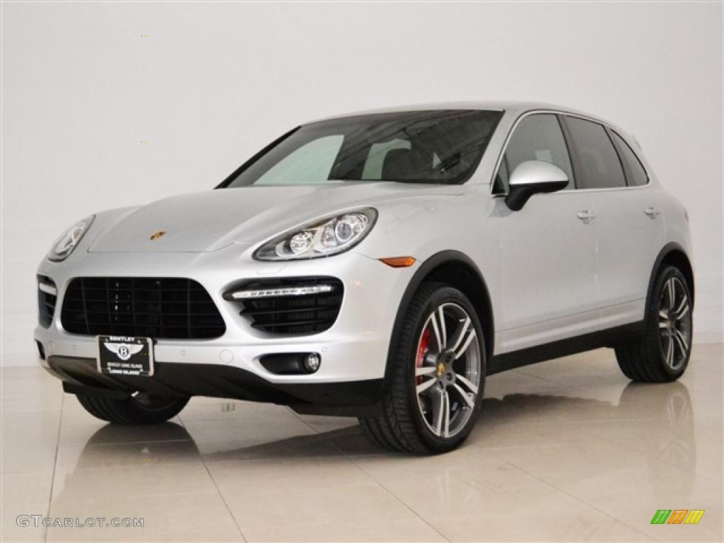 Classic Silver Metallic 2011 Porsche Cayenne Turbo Exterior Photo #47637397