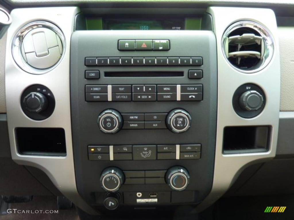 2009 Ford F150 XLT SuperCrew 4x4 Controls Photo #47637523