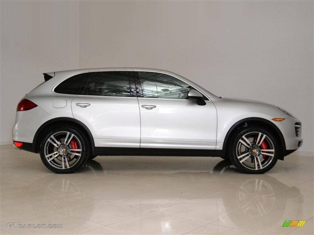 Classic Silver Metallic 2011 Porsche Cayenne Turbo Exterior Photo #47637724