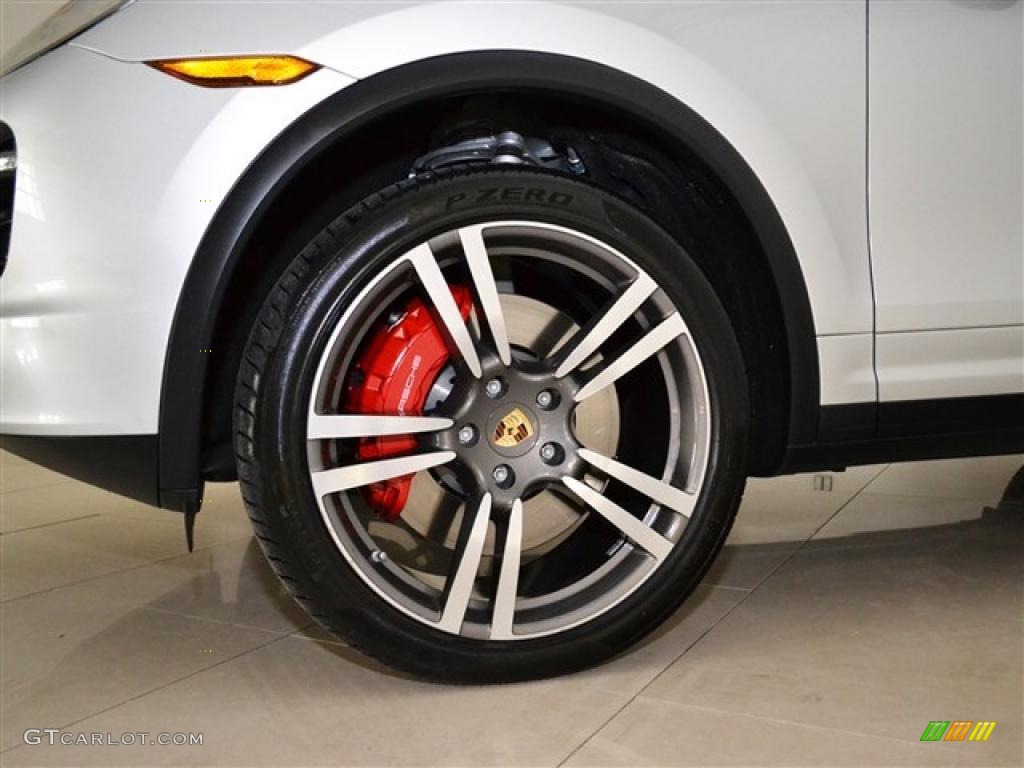 2011 Porsche Cayenne Turbo Wheel Photo #47637757
