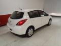 Fresh Powder - Versa 1.8 S Hatchback Photo No. 4