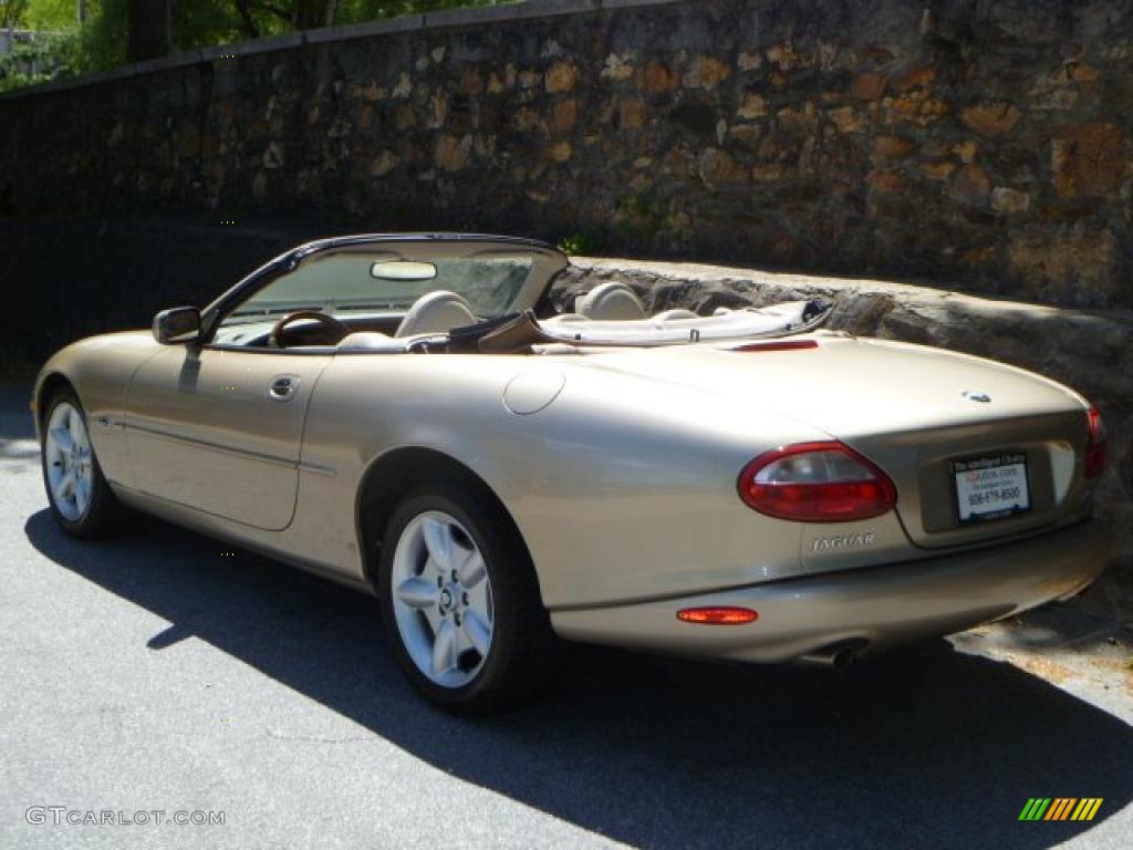 1998 XK XK8 Convertible - Topaz Metallic / Ivory photo #17